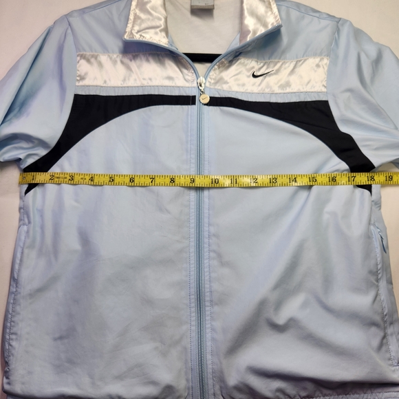 ⭐️ Women's Nike Windbreaker Small Like New, Excellent Condition • Full Zip - Picture 9 of 11